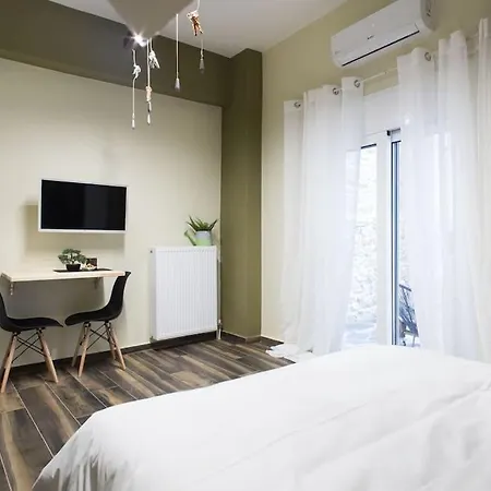 A Comfortable Small Nearby Acropolis 2 Apartment