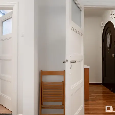 Apartment By Lobbysquare