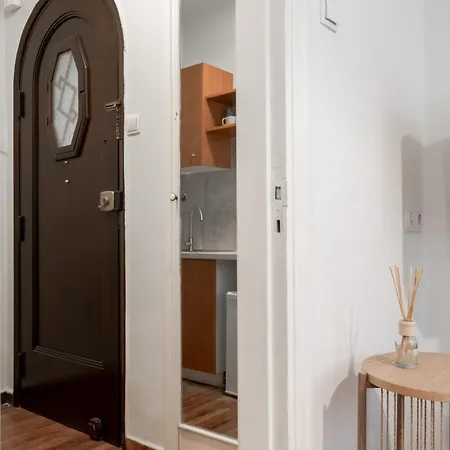 By Lobbysquare Apartment Athens