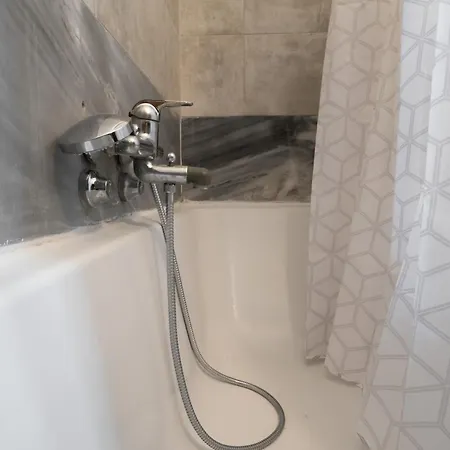 By Lobbysquare Apartment *
