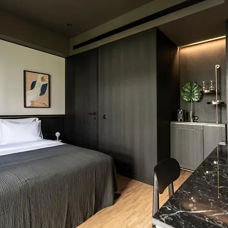The Modernist 4*