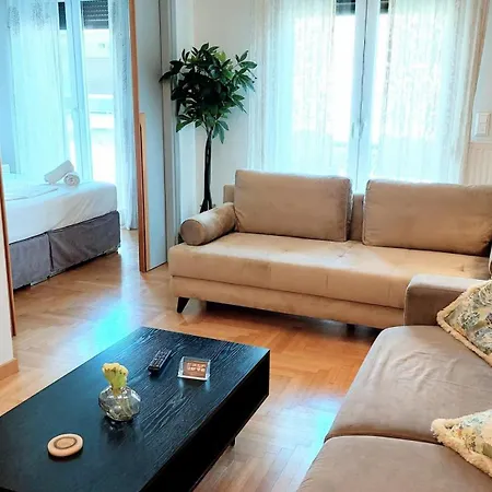 Elegant In Acropolis Apartment *