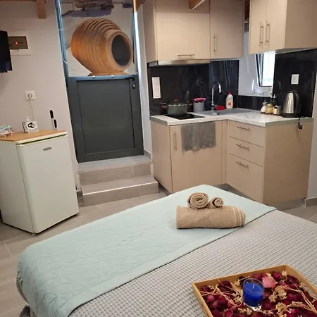 Cosy In A Yard Apartment