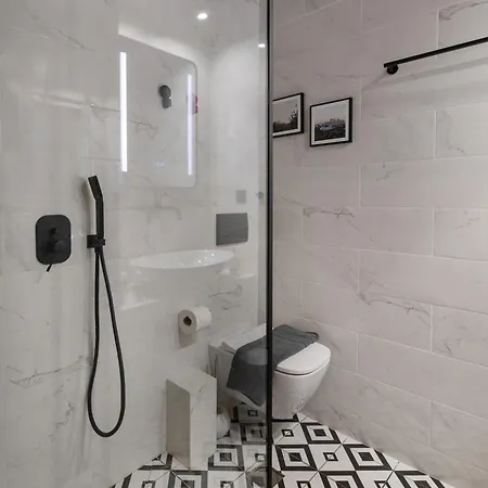 Well-designed By The Acropolis Ghh