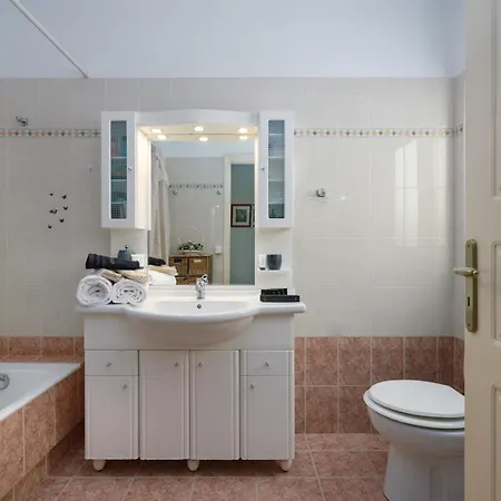 Luxury Maisonette With Balcony In Palaio Faliro - *