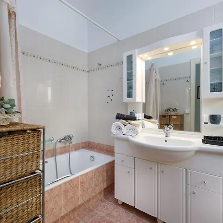 Luxury Maisonette With Balcony In Palaio Faliro - Athens