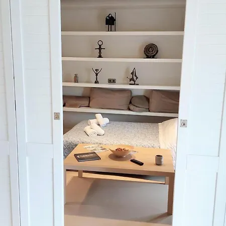 Luxuriοus Minimal In Acropolis Appartement