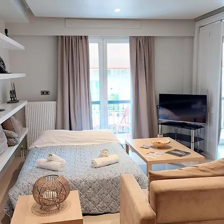 Apartment Luxurious Minimal In Acropolis *