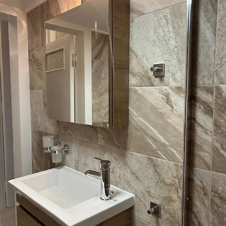 Zen Neapoli Penthouse דירה *