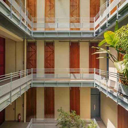 Thisseion Lofts George