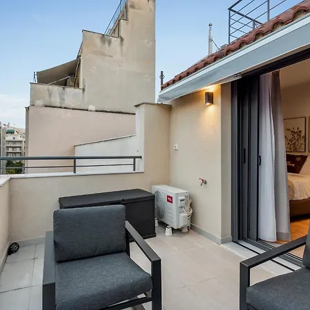 Limehome Solonos Center *
