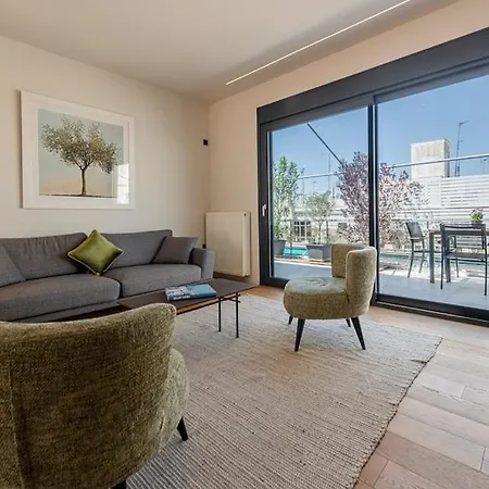 Stylish Contemporary Penthouse - Hip Centre *