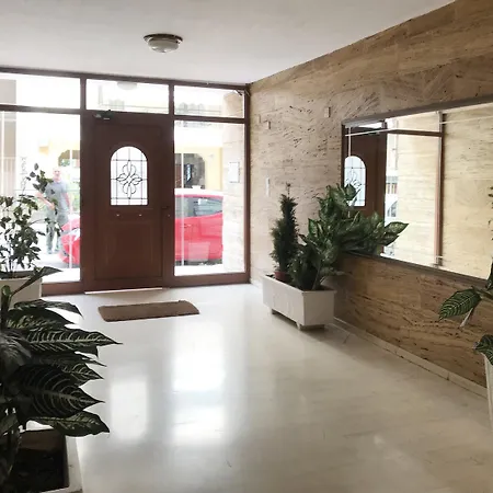Apartment Zorba Meets Buddha