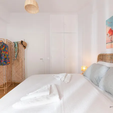 Free-spirit Large Boho With Free-parking Apartment *