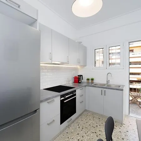 Sea Breeze 2 Bedroom - 10 Min Walk To Apartament Ateny