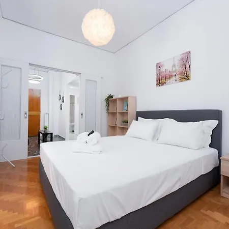 Sea Breeze 2 Bedroom - 10 Min Walk To *
