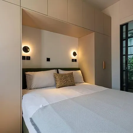 Apartment Stylish Contemporary Penthouse - Hip Centre *