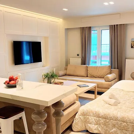 Luxurious In Acropolis Apartment