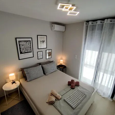 Apartment Floral 1 - Ground Floor With Courtyard And Private Parking!
