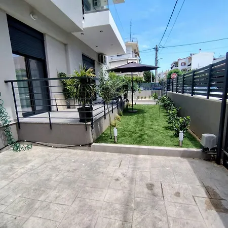 Floral 1 - Ground Floor With Courtyard And Private Parking! Apartment *