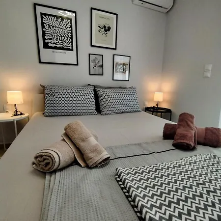 Floral 1 - Ground Floor With Courtyard And Private Parking! Διαμέρισμα *