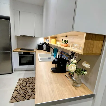 Apartment Floral 1 - Ground Floor With Courtyard And Private Parking!