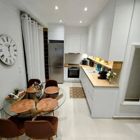 Floral 1 - Ground Floor With Courtyard And Private Parking! Apartment *