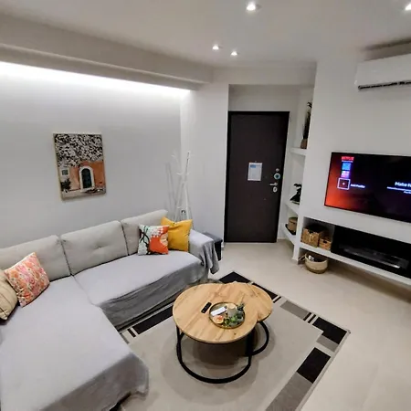 Floral 1 - Ground Floor With Courtyard And Private Parking! Διαμέρισμα *