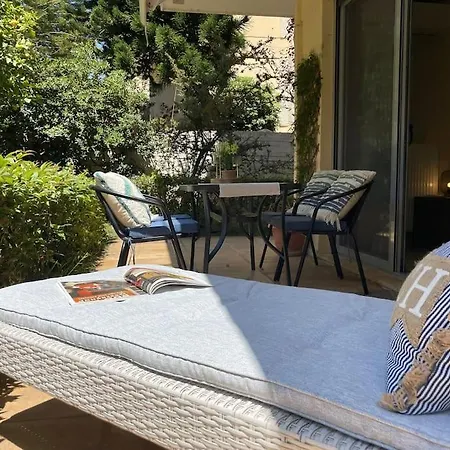 迷人花园公寓 Charming Garden Apartment