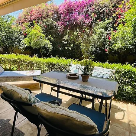 迷人花园公寓 Charming Garden