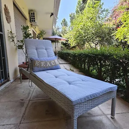 迷人花园公寓 Charming Garden Apartment *