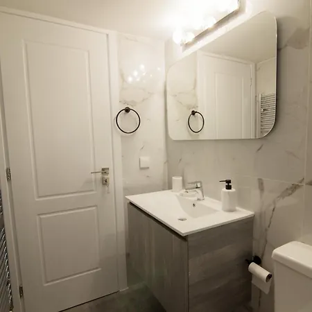 J&b Apartment *