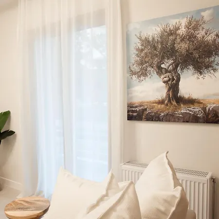J&b Apartment *