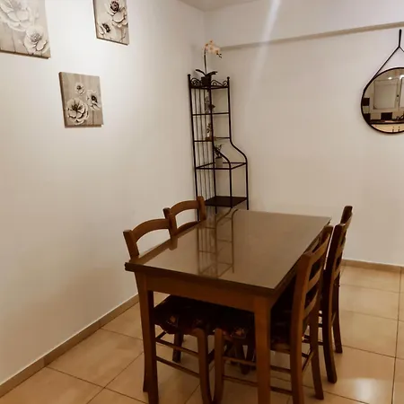 Irina Apartment *