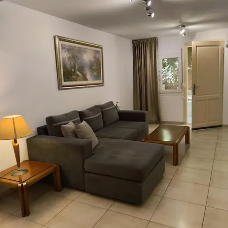 Irina Apartment *
