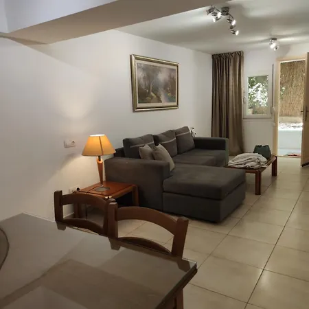 Irina Apartment *