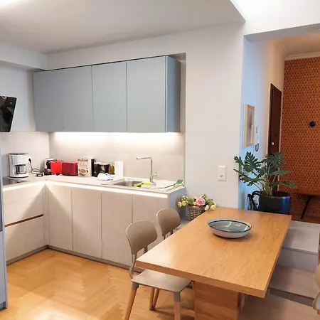 Elegant In Acropolis Apartment *