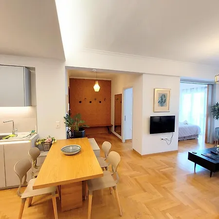 Elegant In Acropolis Apartment