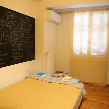 Family-friendly & Roof Garden @ Koukaki Apartment Athens
