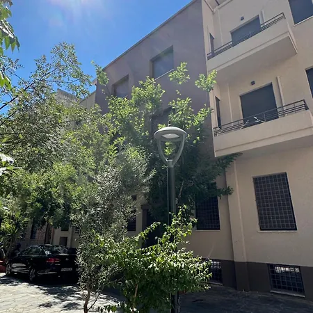 Apartment Spacious Near Akropolis By Kozy Koala