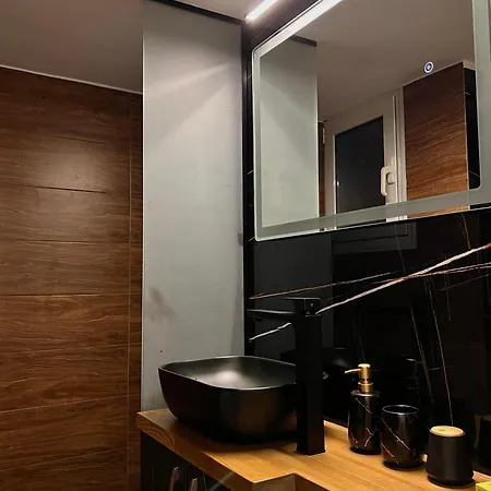 Luxurious 10' From Center *