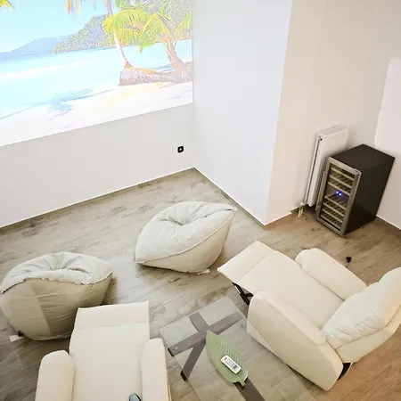 Apartment Costa Voula Private Pool, Cinema, By Athens