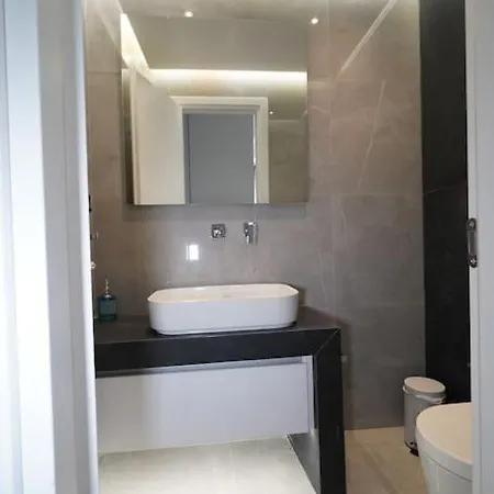 Brand New 3br With 2 Bathrooms Marousi Apartment Athens