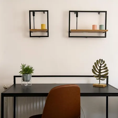 Glyfada First Class Apartment *