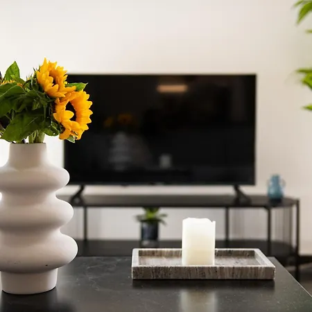 Glyfada First Class Apartment *