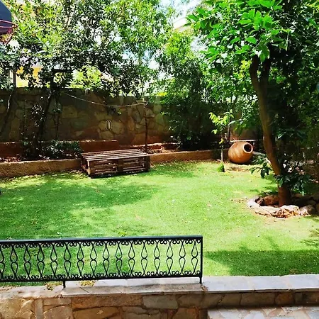 With Private Garden In Alimos *