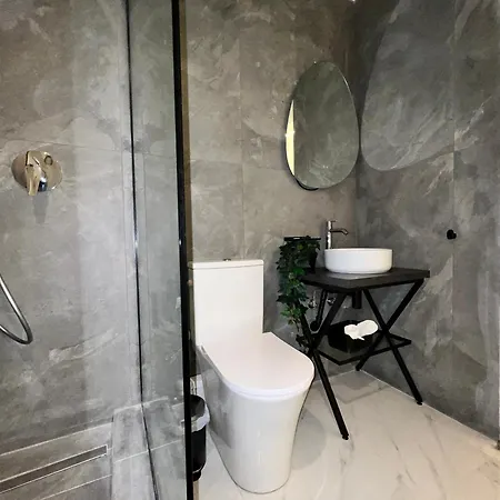 Aparthotel Signature - *