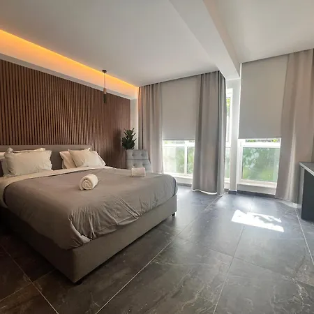 Aparthotel Signature - *