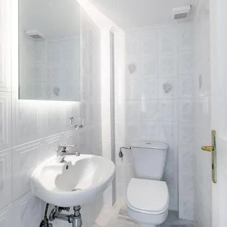 Homely 3br Getaway In Marousi By Upstreet Apartment