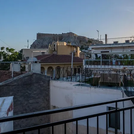 Live Life Plaka Atene